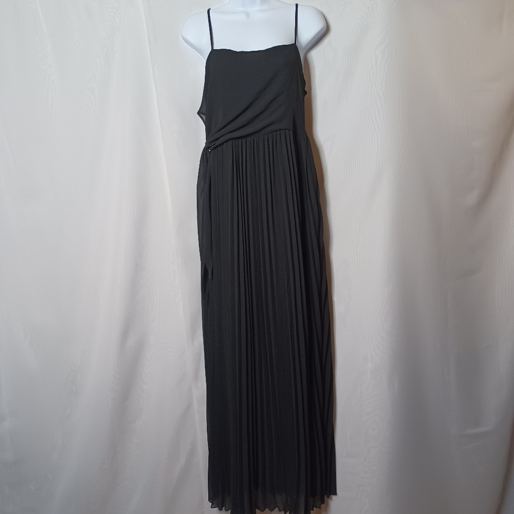 FAVLUX Fashion Black Adjustable Straps Pleated Maxi Dress. Size L